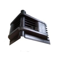 Ochranný plastový roh pod kurty 190×145 mm, černý (tvrdší)
